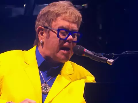 Elton john cometeu vacilo pediu