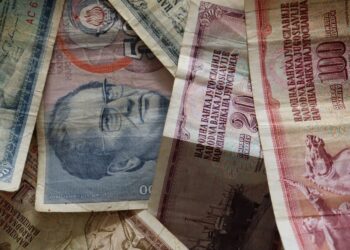 Banqueiro admite pagar milhões propina