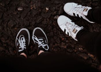 Fábrica produzia calçados nike adidas