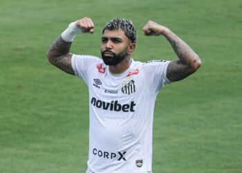 Gabigol mostra ama flamengo toma