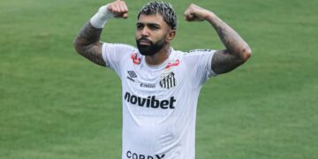 Gabigol mostra ama flamengo toma