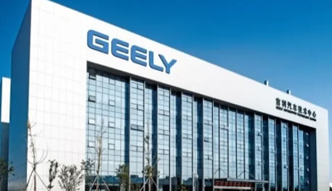 Geely prepara novo hatch elétrico