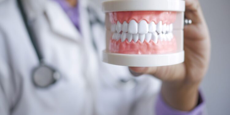 Dentistas denunciam empresário prejuízos mil