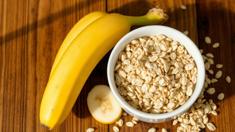 Misture banana aveia faça lanche