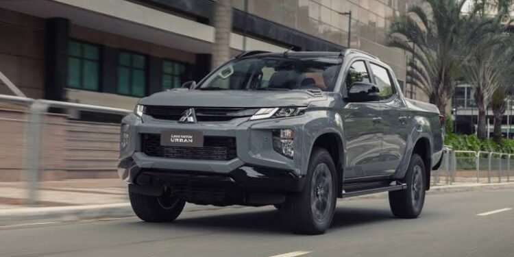Mitsubishi triton cresce brasil alcança