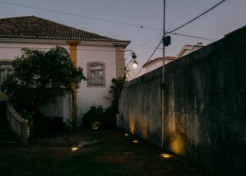 Morador derruba parede reforma compromete