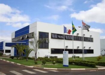 Multinacional amplia fábricas brasil quer