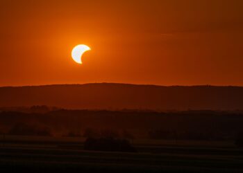 Virar noite minutos eclipse solar