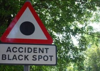 Significa placa trânsito círculo preto
