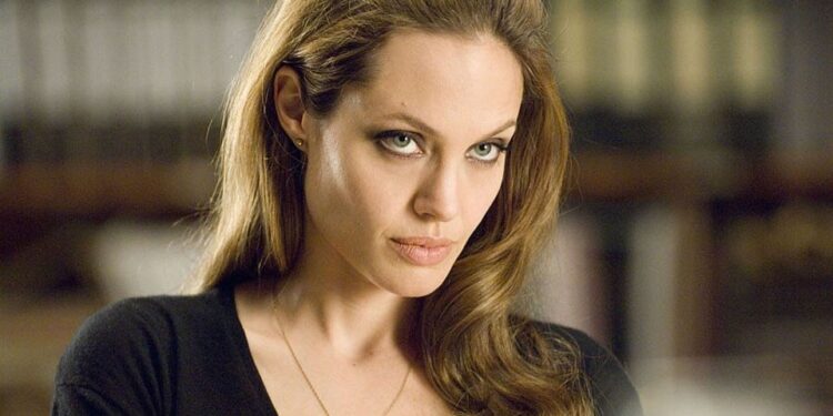 Milhões mansão angelina jolie vendida