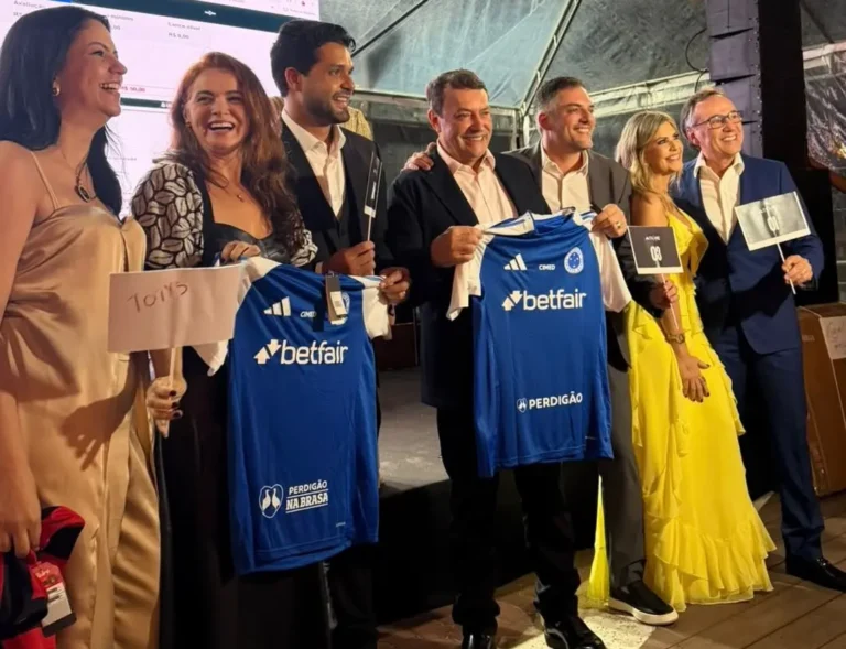 Mil camisa cruzeiro vendida leilão