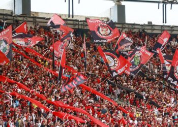 Torcida flamengo recebe pior notícia