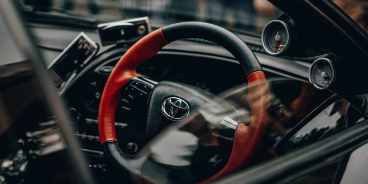 Toyota corta quase mil preço