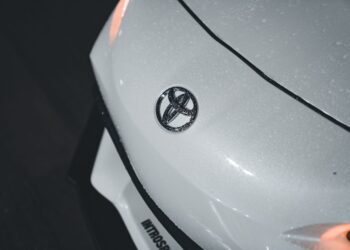 Toyota derruba preço sedã modelo