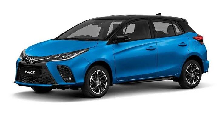 Toyota yaris cross híbrido fica