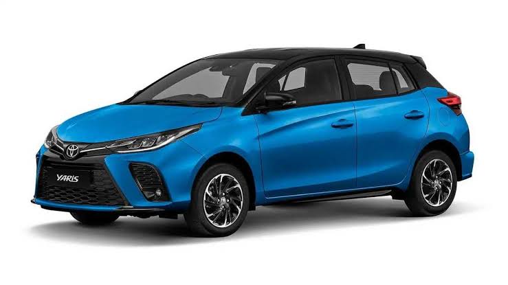 Toyota yaris cross híbrido fica