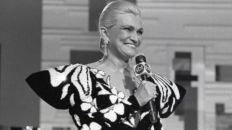Fama televisão hebe camargo cantava