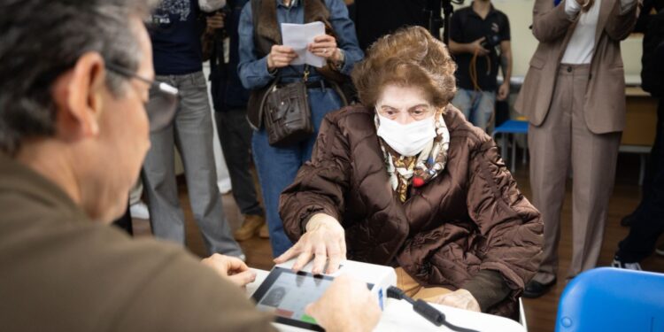 Mulher saiu casa votar virou