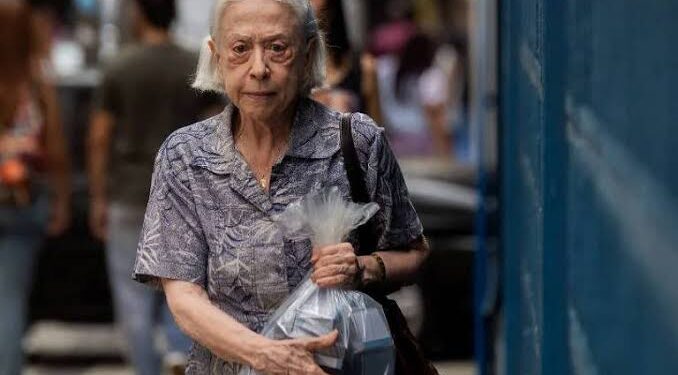 Fernanda montenegro mantém hábitos fazem