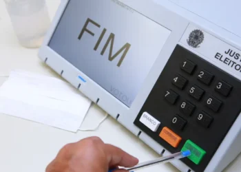 Saiu cedo votar acabou quebrando