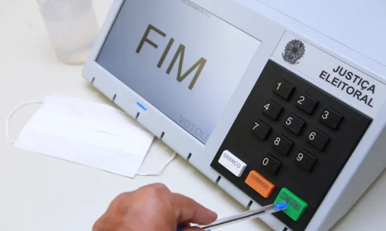 Saiu cedo votar acabou quebrando
