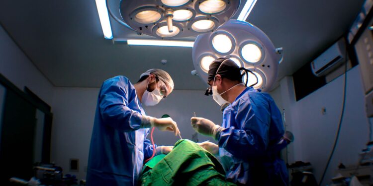 Enfermeiro acompanhou cirurgias revela operações