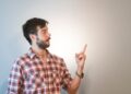 Especialistas psicologia explicam falar sozinho
