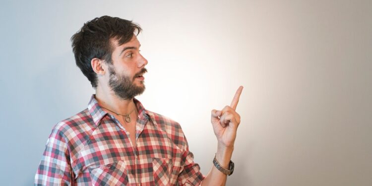 Especialistas psicologia explicam falar sozinho