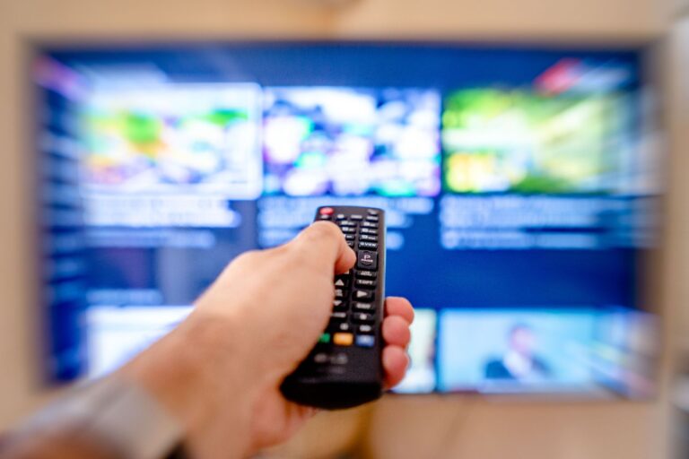 Família instala smart polegadas sala