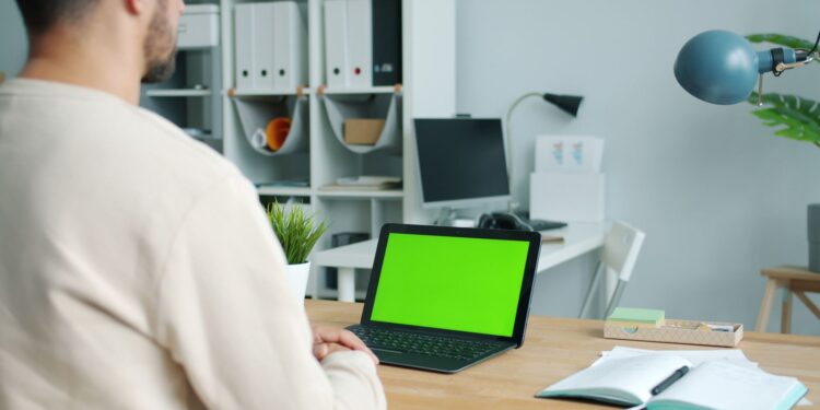 Home office permite trabalhar duas