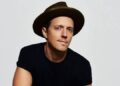 Longe dos palcos, Jason Mraz cultiva abacates e café em fazenda de 17 acres na Califórnia
