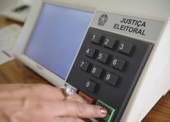 Mulher saiu votar descobriu haviam