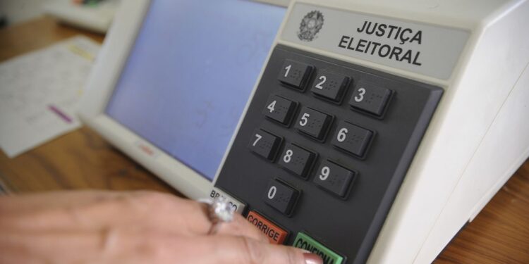 Mulher saiu votar descobriu haviam
