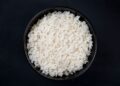 Cozinheiros ensinam: como deixar o arroz soltinho usando um cuidado simples no preparo