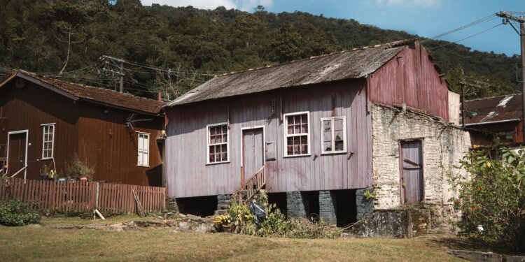 Quanto custa construir edícula fundos
