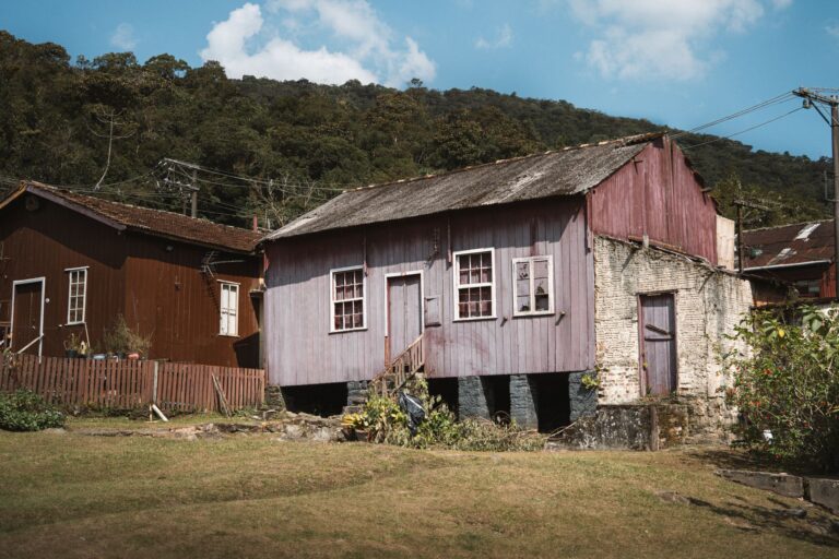 Quanto custa construir edícula fundos