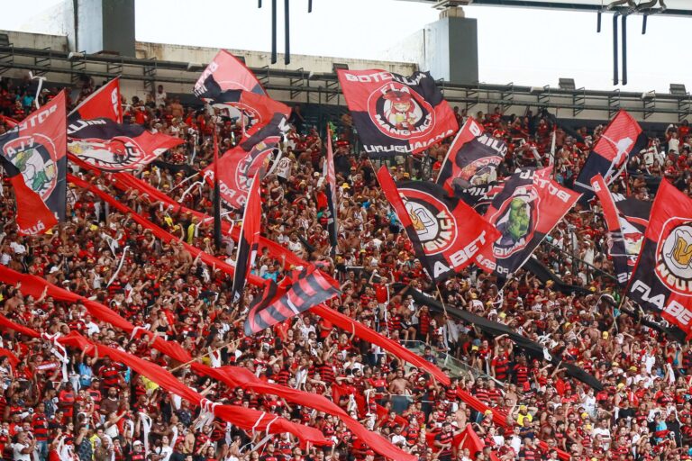 Salários flamengo ganha dinheiro