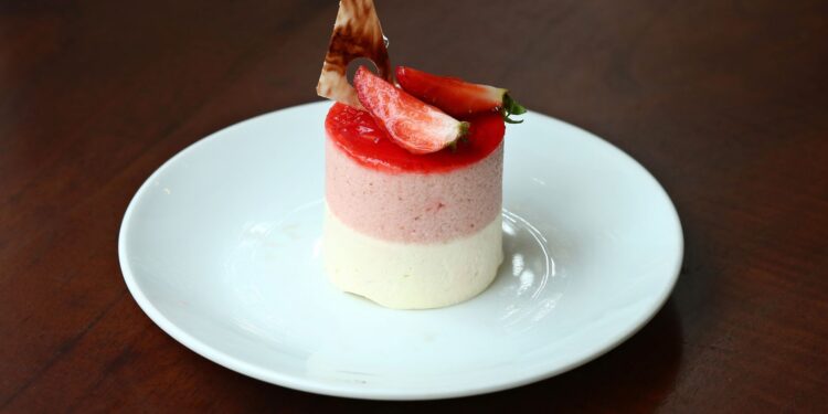 Torta mousse morango combina base