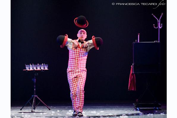 Andrea Farnetani no Festival de Circo. Foto: Francesca Tecardi/Divulgao - 