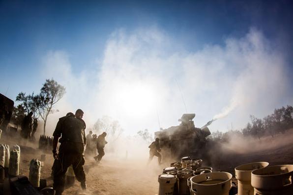 Foras de artilharia IDF fogo na Faixa de Gaza como parte da Operao Borda de proteo. Foto: The Israel Defense Forces - 