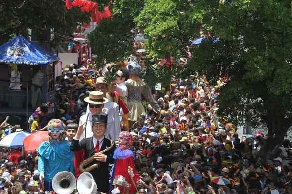 Desfile de Bonecos lotou as ladeiras de Olinda. - Allan Torres/DP/D.A Press