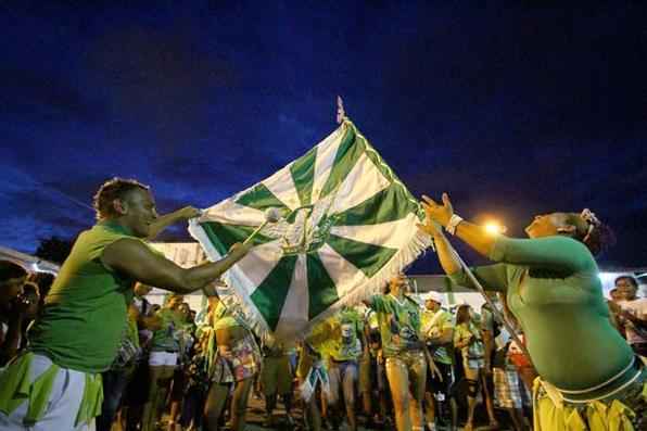 A escola Gigante do Samba venceu o desfile de carnaval do Recife pela 8 vez consecutiva. Foto: Paulo Paiva/DP/D.A Press - 