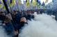 Ativistas e apoiadores de foras nacionalistas marcham no centro de Kiev em 14 de outubro de 2019. - Milhares de ucranianos marcharam em Kiev em 14 de outubro de 2019, condenando como ''capitulao'' uma retirada discutida de tropas que lutam contra separatistas apoiados por Moscou no leste e clamando por vitria na guerra de cinco anos. (Foto de GENYA SAVILOV / AFP) - 