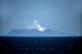 O vapor sobe do vulco White Island em Whakatane, nesta tera - feira (10), aps uma erupo vulcnica no dia anterior. A erupo vulcnica na ilha turstica popular supostamente matou 13 pessoas. (Foto de Marty MELVILLE / AFP) - Marty MELVILLE / AFP