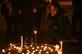Um enlutado se rene em um memorial para as vtimas do acidente do voo PS752 da Ukrainian Airlines no Ir na igreja Storkyrkan em Estocolmo, em 15 de janeiro de 2020. Foto: Jonathan NACKSTRAND / AFP - 