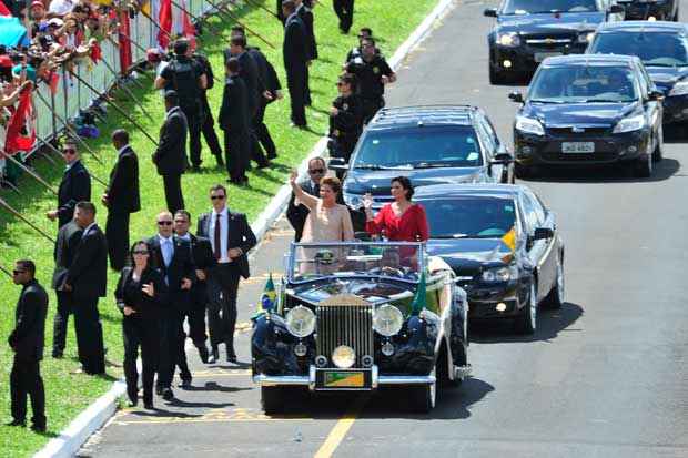 Presidente reeleita Dilma Rousseff, chega ao Congresso para cerimnia de Posse. Foto: Zeca Ribeiro/Cmara dos Deputados