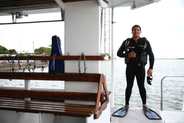 Novas regras para o mergulho de turismo e lazer listam pelo menos 16 equipamentos indicados para a prtica. Foto: Bernardo Dantas/DP/D.A Press