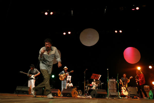Ave Sangria durante apresentao no Teatro Santa Isabel, em setembro de 2014. Crdito: Rapha Oliveira/Esp. DP/D.A Press