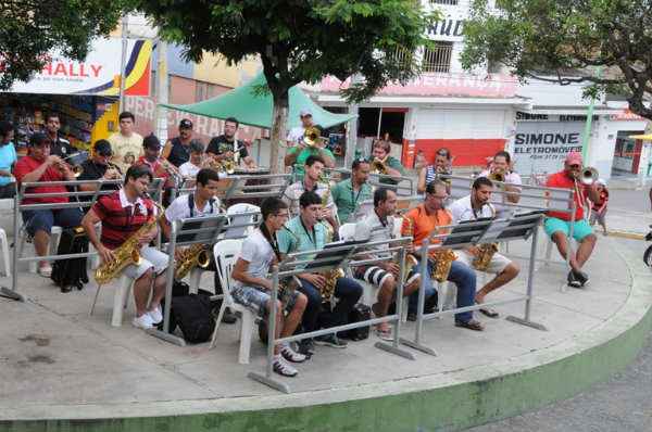  (Conjunto musical  formado por 30 msicos e existe h 96 anos. Foto: Prefeitura de Bezerros/Divulgao)