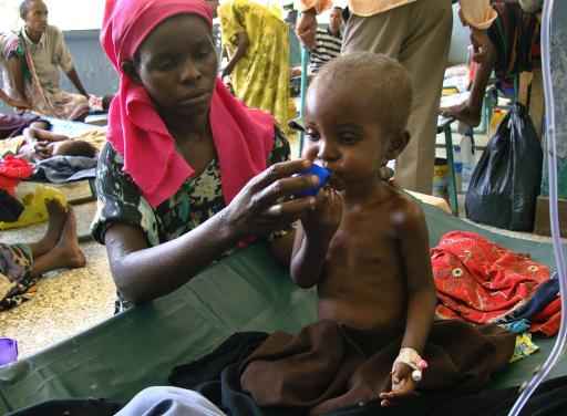 Mais de 38.000 crianas somalis correm o risco de morrer de fome, apesar de uma melhoria na situao nutricional no pas. Foto: AFP Mustafa Abdi 